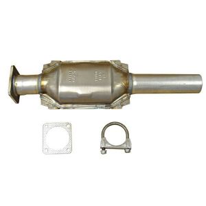 Omix-ADA Catalytic Converter For 1987-92 Jeep Wrangler YJ With 2.5L With Hardware 17601.02