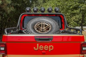 Rugged Ridge Bed Mounted Spare Tire Carrier for 20-26+ Jeep Gladiator JT 11546.71